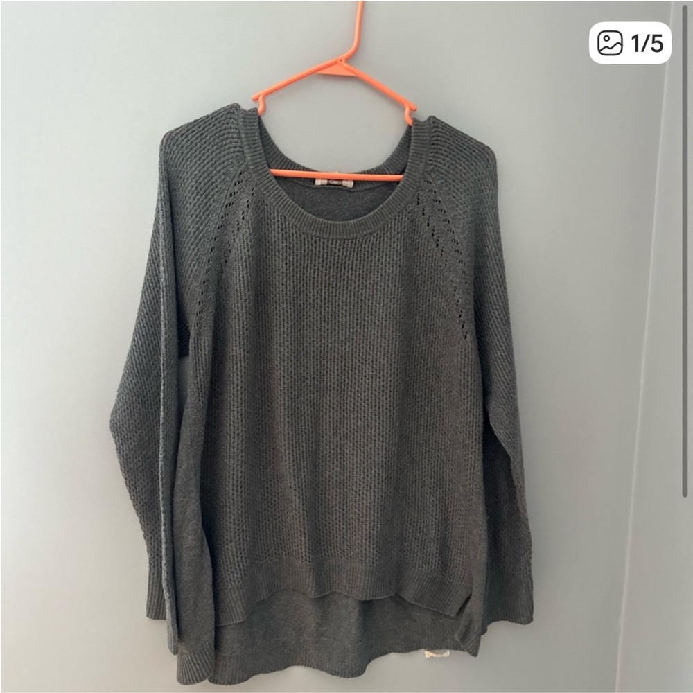 PRICE IS NEGOTIABLE💛 - LOFT Charcoal Crew Neck Sweater